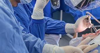 «Одна клиентка скончалась, другая с изуродованным лицом»: в Краснодаре ославленный пластический хирург снова взялся за скальпель