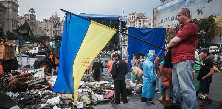 «Зеленский, в кого ты нас превратил? Нас поставили раком!» Украинка призывает к свержению киевского режима и называет свой народ послушным «стадом» - ВИДЕО
