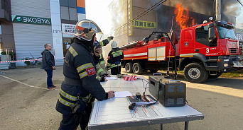 В магазине по улице Уральской в Краснодаре произошел крупный пожар