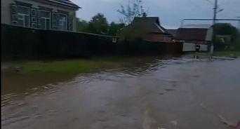 Затопленные дома и смерч: на Кубань снова обрушилась непогода