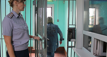 «Алкоголь до колонии довезёт»: в Краснодаре пьяная горожанка без прав решила покататься на авто и оказалась в тюрьме