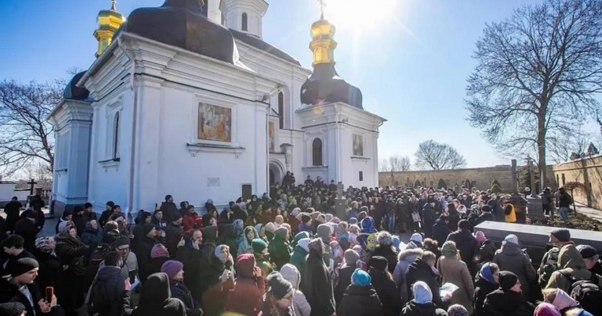 Сатанисты в Киеве хотят мобилизовать и отправить на верную смерть православных священников после запрета УПЦ