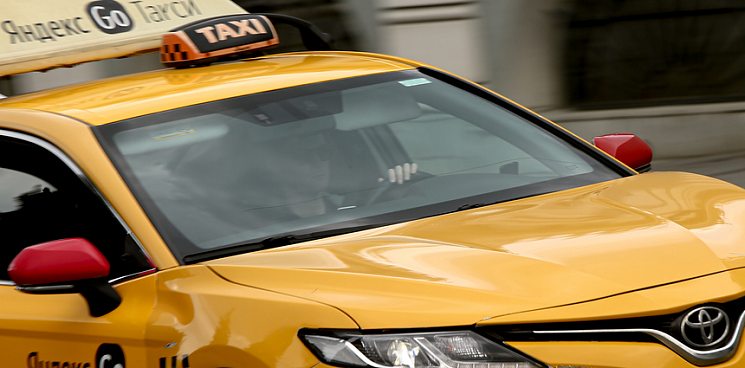 «Дальше только хуже»: на Кубани стремительно дорожает такси, за год услуги возросли в цене на 10%