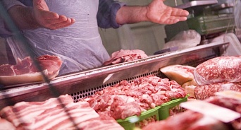 На Кубани сотрудник Россельхознадзора покрывал нелегального продавца мяса
