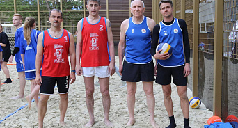 Галицкий дал денег на площадку для волейбола в Кубанском университете