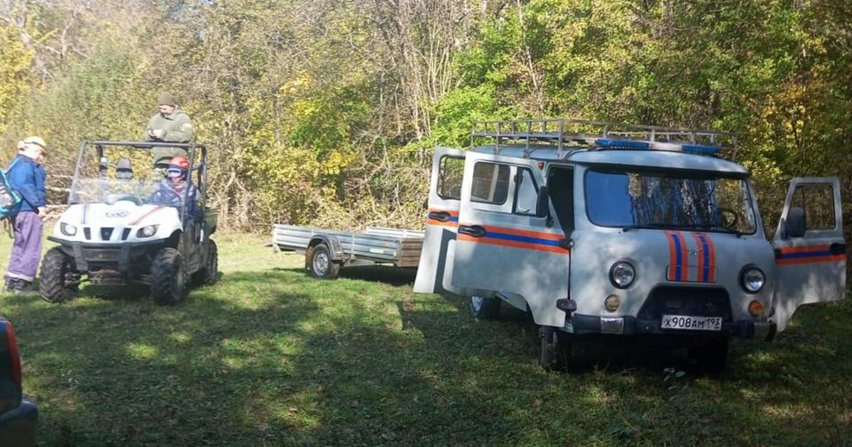 Спасатели на вертолете обнаружили заблудившихся в лесу супругов на Кубани