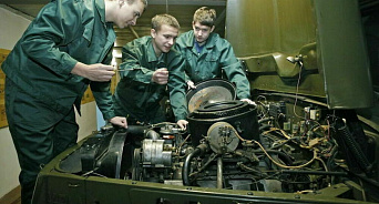 Новый «тренд»: на предприятиях в Сибири стали использовать труд несовершеннолетних