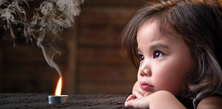 А чего сидеть и грустить? Маленькая девочка в Приднестровье сожгла квартиру