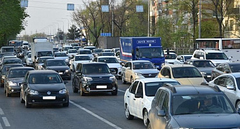 «Подождите немного»: власти Краснодара обещают, что через 12 лет в городе будет меньше пробок, а в гортранспорте станет свободнее