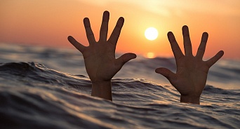 В Сочи прокомментировали платные услуги по спасению утопающих в море