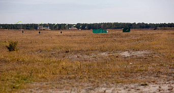 «В сёлах мазанки, а в Луганске строят высотки, постоянные обстрелы, а местные поделились на два лагеря» – полицейский рассказал о службе в ЛНР