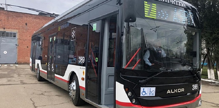  Скандал в Краснодаре: обещанный мэром «новый» троллейбус выйдет из депо не раньше следующего года