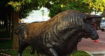 В Новороссийске «кастрировали» скульптуру быка