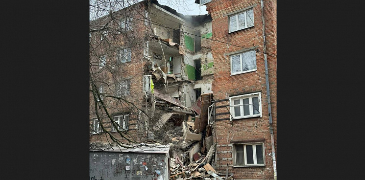 В Ростове рухнул целый подъезд МКД: жильцы аварийного дома будут ждать расселения якобы до 2025 года?