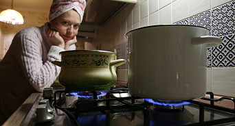 «Ваши обещания - это пустой звук!» В Краснодаре жители нескольких районов остались без горячей воды, в мэрии пообещали устранить проблему, но сроки перенесли