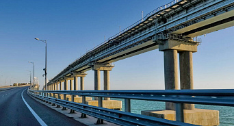 «Я не взрывал Крымский мост!» Возобновлено авто- и ж/д движение, Хуснуллин с Аксёновым осмотрели повреждения, а владелец взорванной фуры записал видеообращение