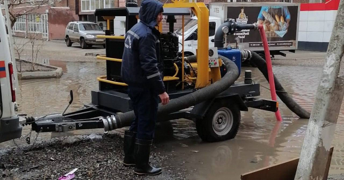 С начала года 11 км коллектора прочищено в Краснодаре