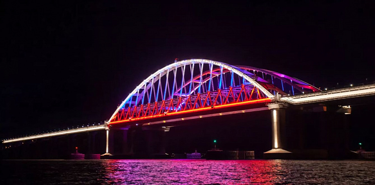 Власти Украины взяли на себя ответственность за взрыв на Крымском мосту, а к вечеру обвинили в теракте Россию – ВИДЕО