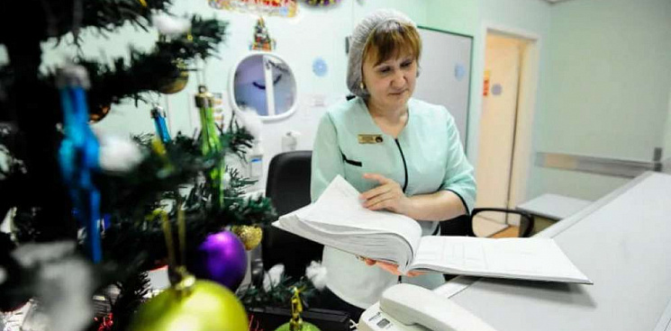 «Когда кубанцы будут отмечать Новый год, медики продолжат вести приёмы»: в минздраве Краснодарского края рассказали о том, как будут работать больницы и поликлиники во время новогодних праздников