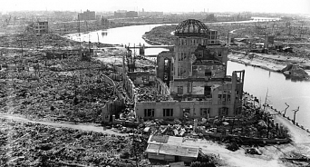 «Мы бы предпочли умереть от руки врага, чем сражаться»: в Японии в День памяти жертв атомной бомбардировки Хиросимы жители абсурдно благодарят США – ВИДЕО