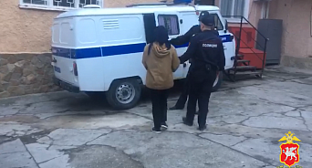 В Крыму задержали женщину за осквернение могилы бойца, павшего на Украине