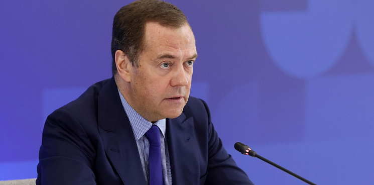 «Первый эпизод сыгран!» Медведев призвал демонтировать нацистский режим Украины