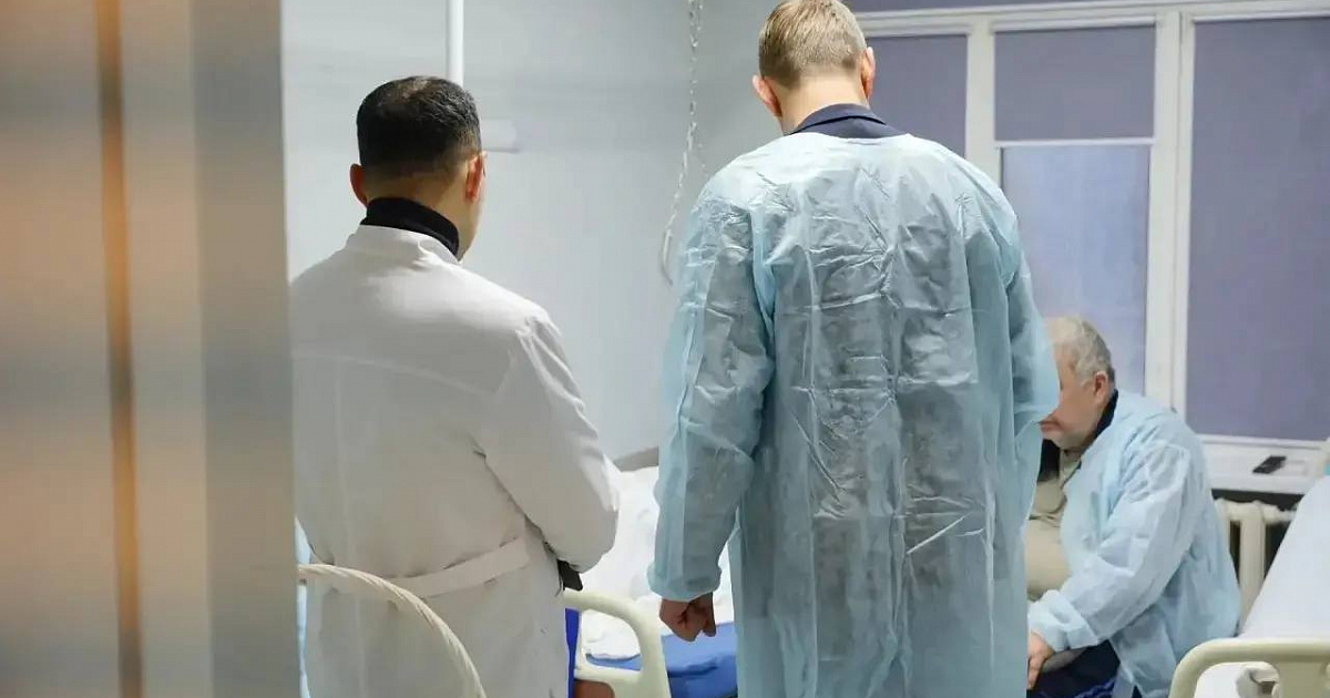 Мэр Новороссийска посетил двух пострадавших после атаки БПЛА