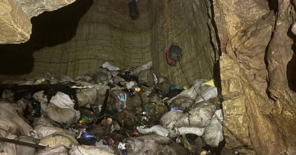 Спасатели показали на видео расчистку пещеры Бережного в Сочи от мусора 