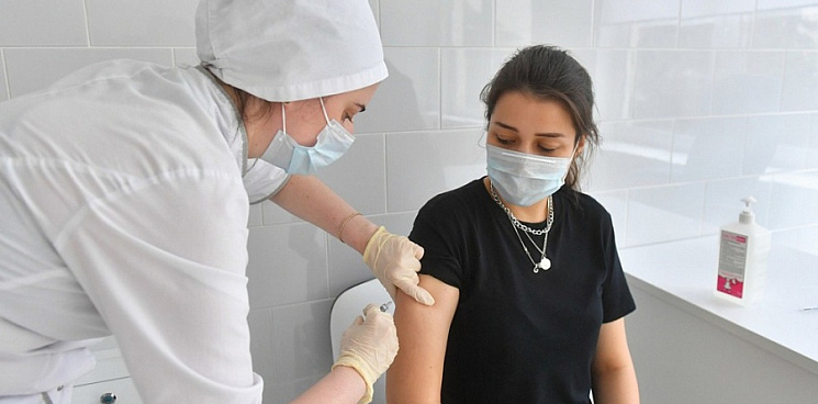 Прививку от гриппа на Кубани сделали почти 900 тысяч человек