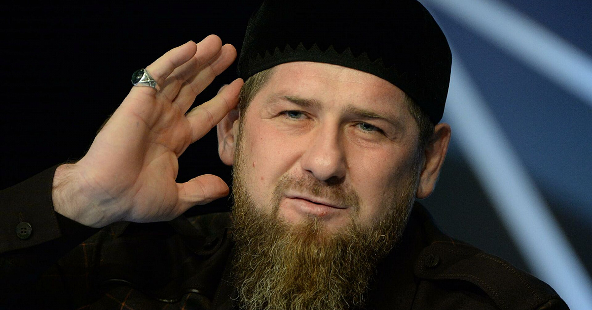 Песков: публикации СМИ не являются поводом для проверок доходов чиновников