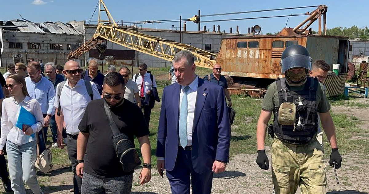 Зарубежные представители посетили колонию с пленными «азовцами»* в Еленовке