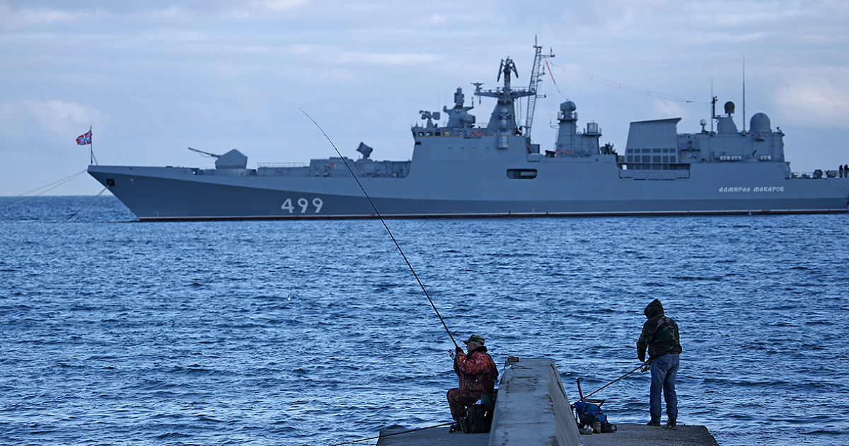 «Наш флот работает!» Украинские беспилотники попытались атаковать Севастополь – ВИДЕО 