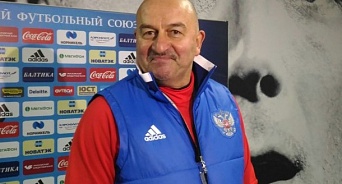 Черчесов ушел с поста главного тренера сборной России по футболу