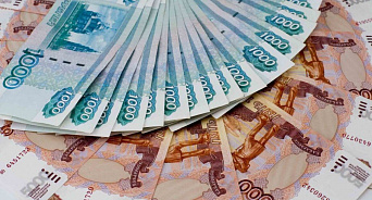 «Само к рукам прилипло!» На Кубани сельская чиновница незаконно начисляла себе зарплату - ей грозит шесть лет