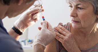 “Вектор” завершил испытания вакцины на пожилых людях 