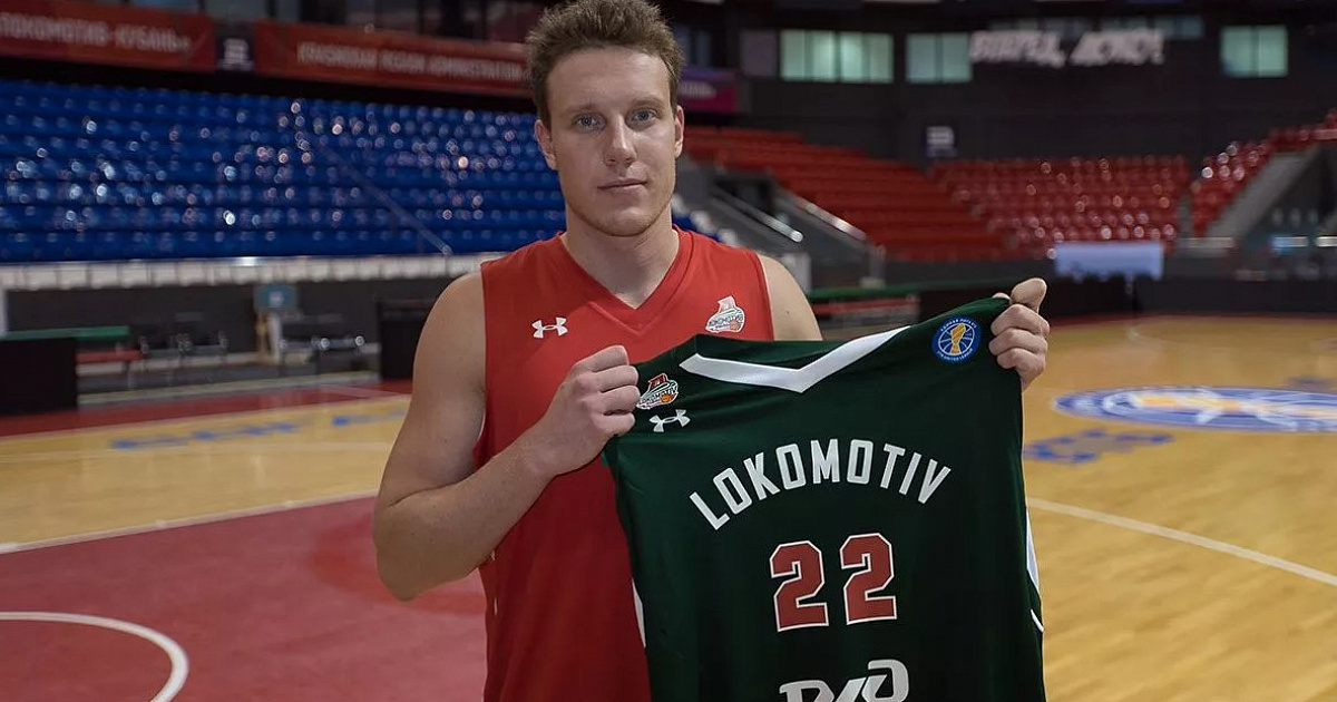 Бывшего игрока «Локомотива-Кубань» обокрали почти на 2 млн рублей