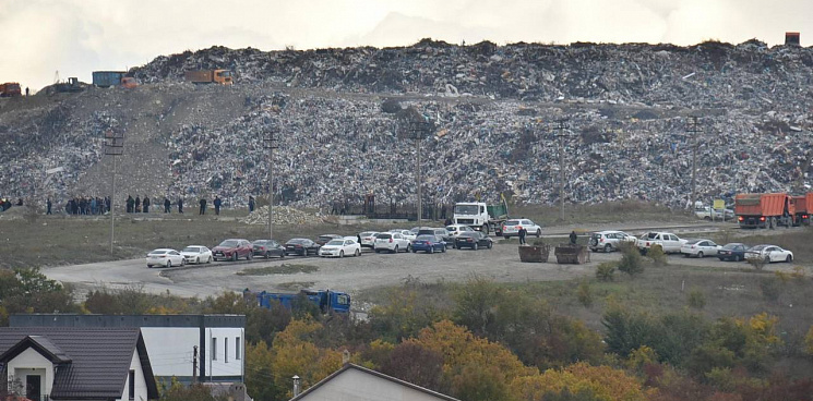  В  Новороссийске прокуратура пытается обязать мусорный полигон не загрязнять реку Цемес