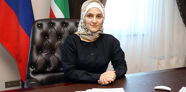 «Заслуженная награда?» Дочь президента Чечни стала почётным доктором московского вуза
