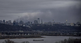 «Мы в жопе, а не в Европе!» Украинку возмутило решение властей экспортировать электроэнергию в то время, как страна сидит без света и может не пережить зиму