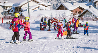 В Сочи проведут бесплатные занятия по горным лыжам для детей