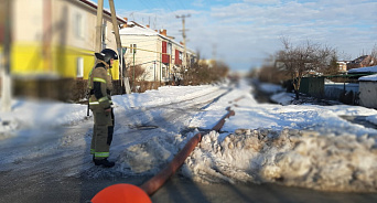 В Крымском районе Кубани эвакуировали 10 человек из-за угрозы подтопления