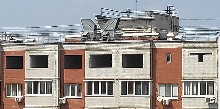 В Краснодаре пять лет жильцы ЖК «Покровский» борются за безопасность - технические этажи в доме проданы, это создаёт угрозу для жизни