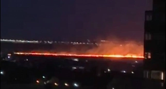 «Угрозы распространения нет»: в Адыгее пожарные локализовали пожар на поле