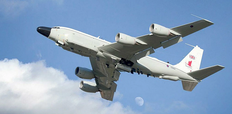 Над морем в Сочи заметили самолёт британской разведки 
