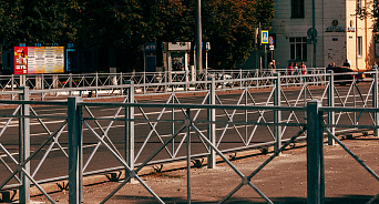 «Чиновники по-своему слепые – они людей не видят!» В Краснодаре после ремонта одной из улиц оказалось ограничено передвижение на только для велосипедистов, но и слепых 