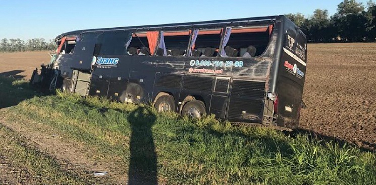 В Краснодарском крае семь студентов пострадали в ДТП с грузовиком 