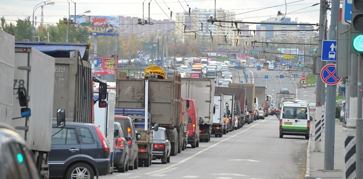 В Краснодаре ограничат движение грузовиков в центре и спальных районах
