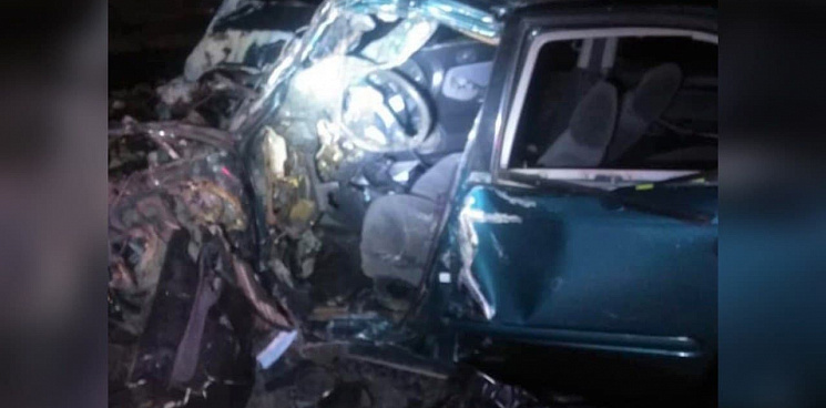 В Новороссийске при столкновении иномарки и грузовика погиб один человек