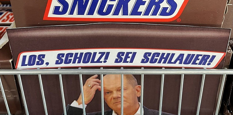 «Не тормози!» Производитель «Сникерсов» посоветовал канцлеру Германии включить мозги – ВИДЕО 
