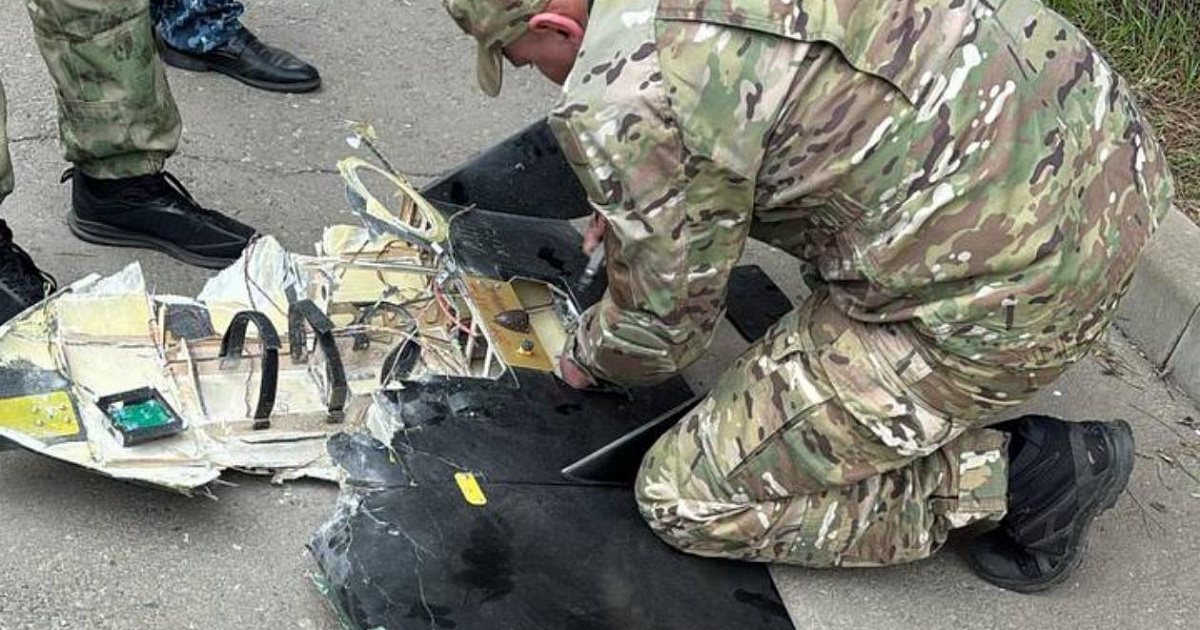Застрявший на бельевых веревках БПЛА в Ростовской области обезвредили